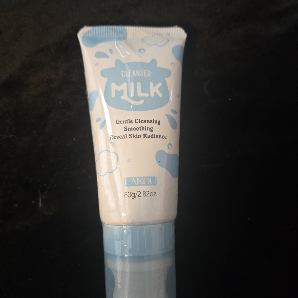 Laikou Cleanser Milk